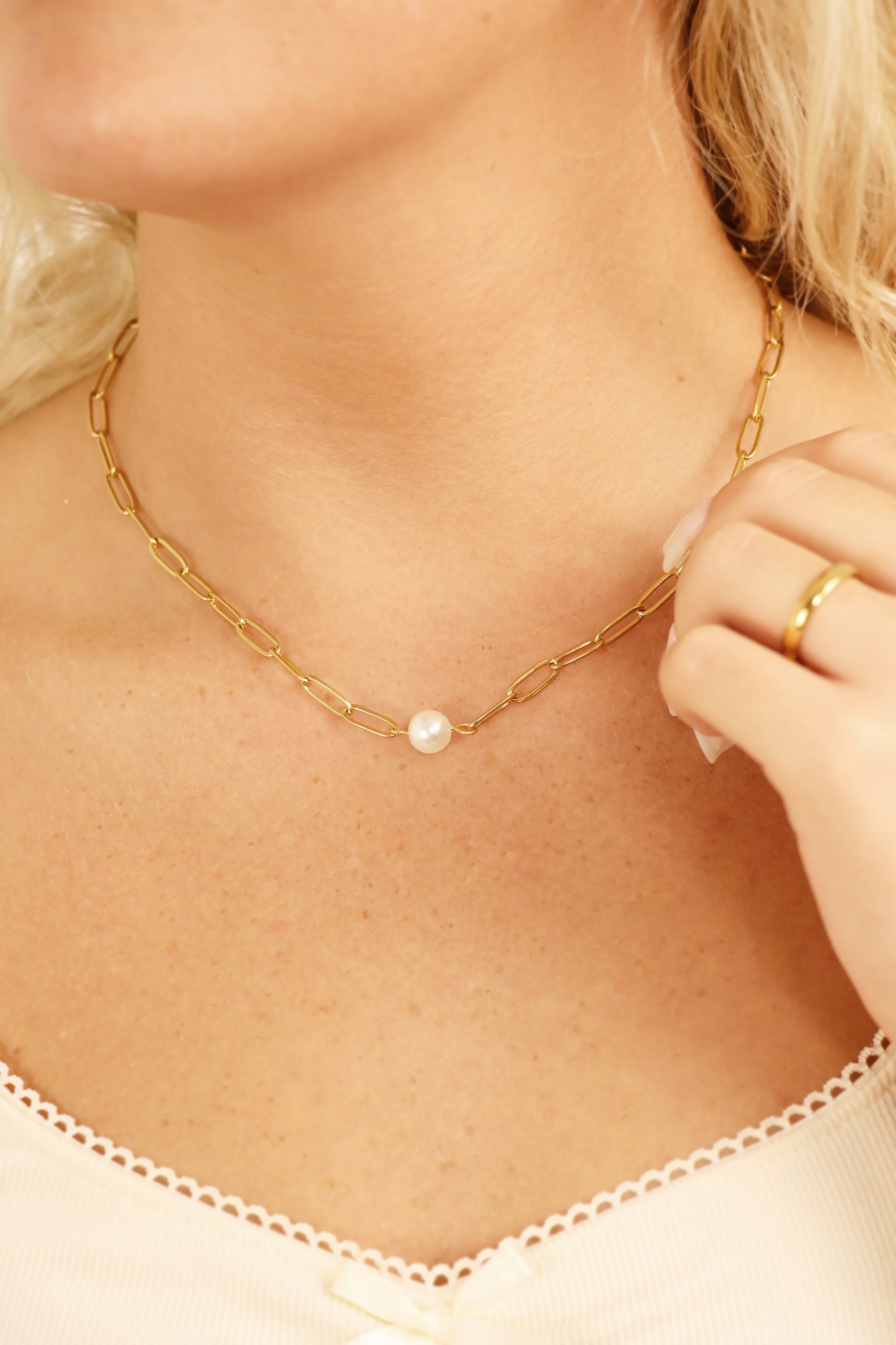 18K Gold PVD Stainless Steel Paperclip Necklace With Pearl / CHN9956 - Image 9
