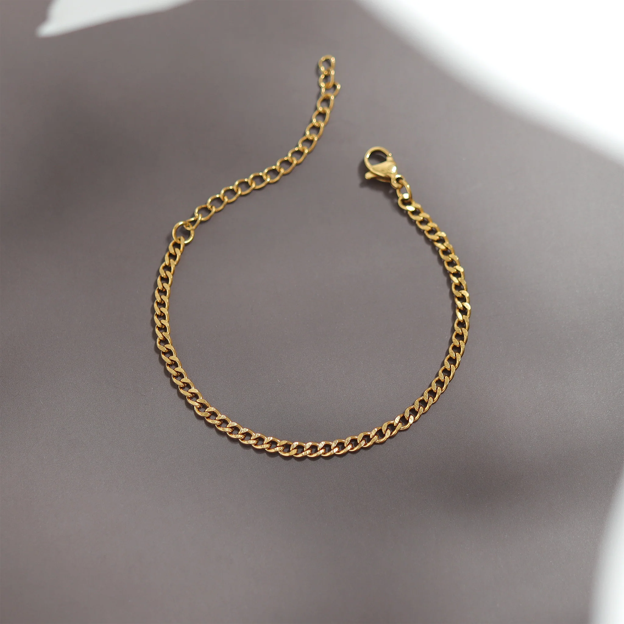 18K Gold PVD Stainless Steel Diamond Cut Curb Chain Bracelet / BRJ9098 - Image 10