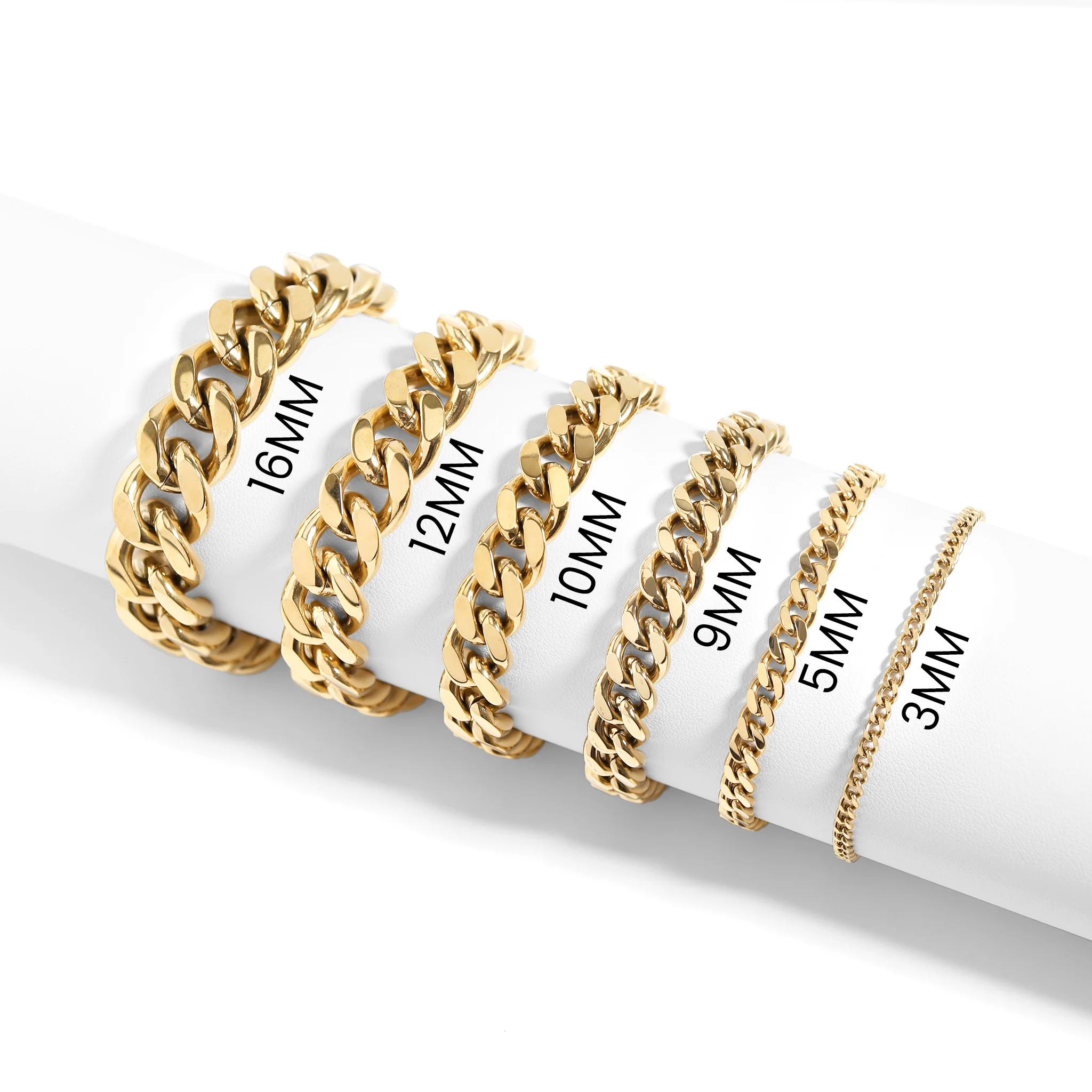 18K Gold PVD Stainless Steel Diamond Cut Curb Chain Bracelet / BRJ9098 - Image 3
