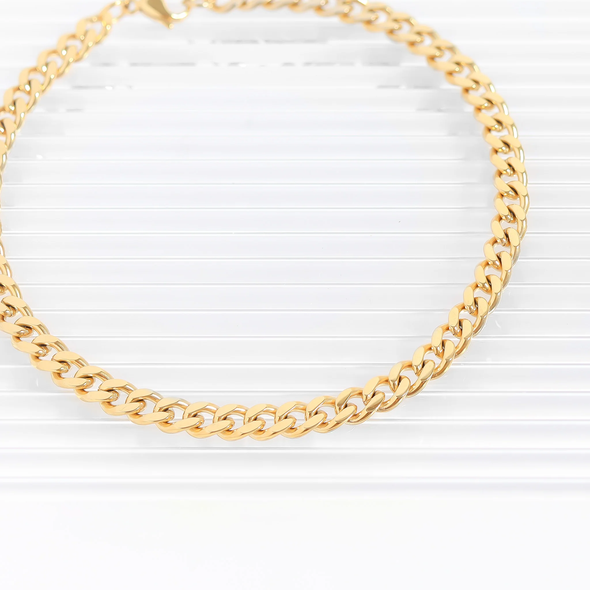18K Gold PVD Stainless Steel Diamond Cut Curb Chain Bracelet / BRJ9098 - Image 4