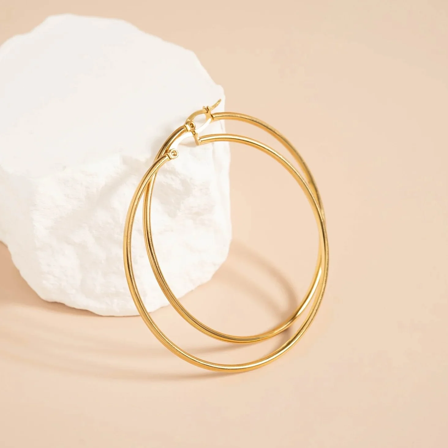 18K Gold PVD Stainless Steel Round Tube Hoop Earrings / ERJ2138 - Image 15